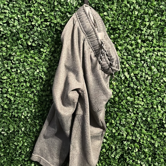 Boys Old Navy pants - Picture 2 of 3